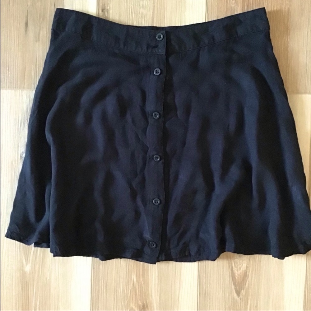 RVCA black circle mini skirt, so cute! Excellent condition, worn once!🖤